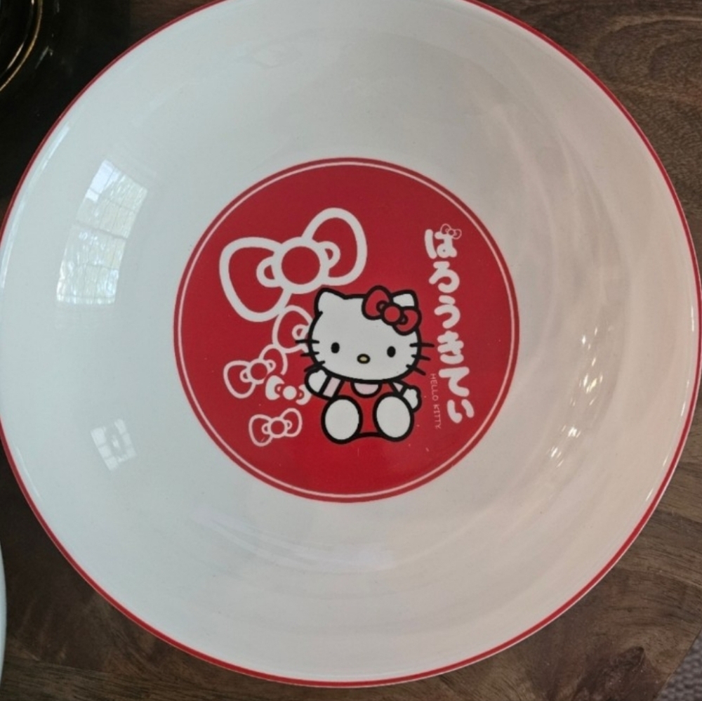 Hello Kitty 3pc Red and White Dinnerware Plate